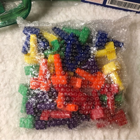 New Kids Korner Lacing & Pegboard Learning Kit With Backpack - Picture 6 of 11